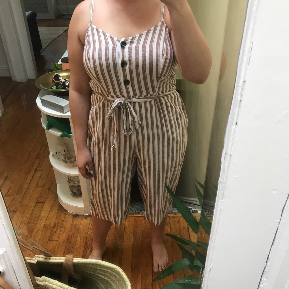 3/4 length jump suit from target. Worn once.